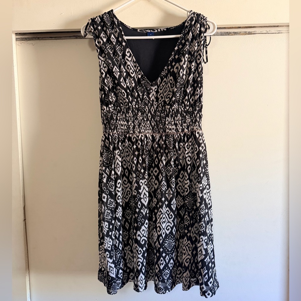 Old Navy Black & White Print Dress Size M